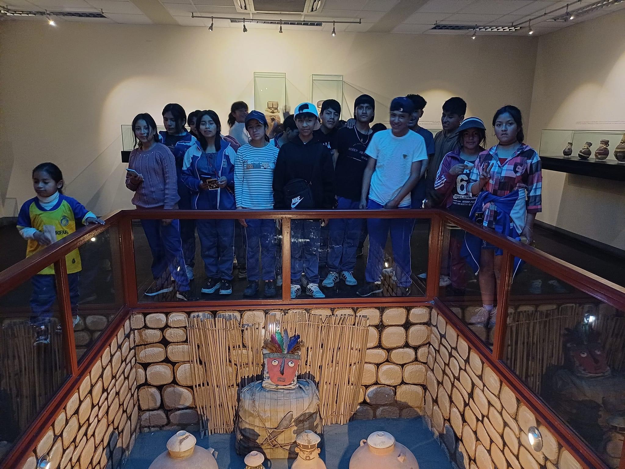 Esta visita tuvo como objetivo enriquecer la educación de los estudiantes y fomentar un mayor aprecio por la historia y la cultura de Chancay.