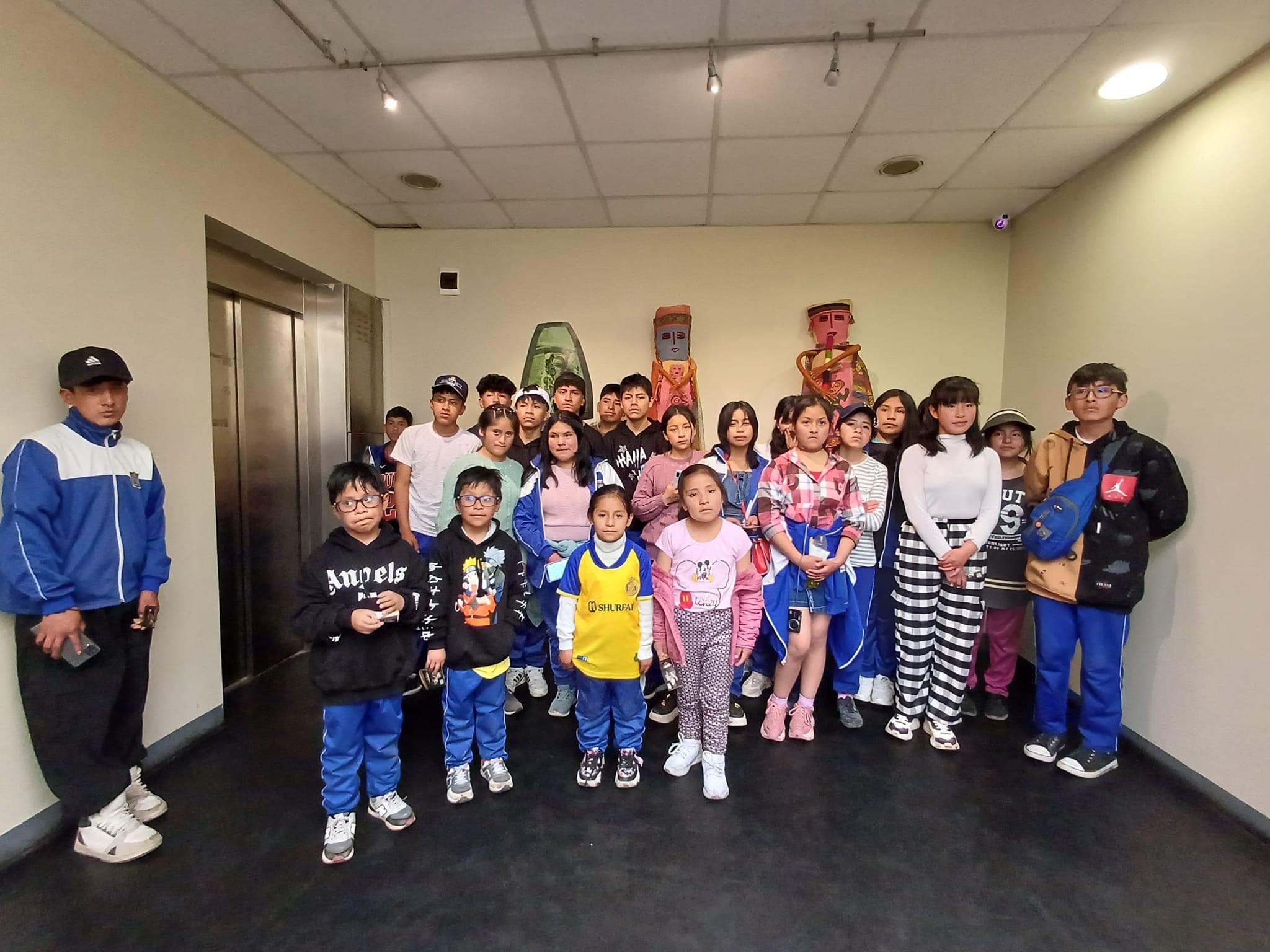 Esta visita tuvo como objetivo enriquecer la educación de los estudiantes y fomentar un mayor aprecio por la historia y la cultura de Chancay.