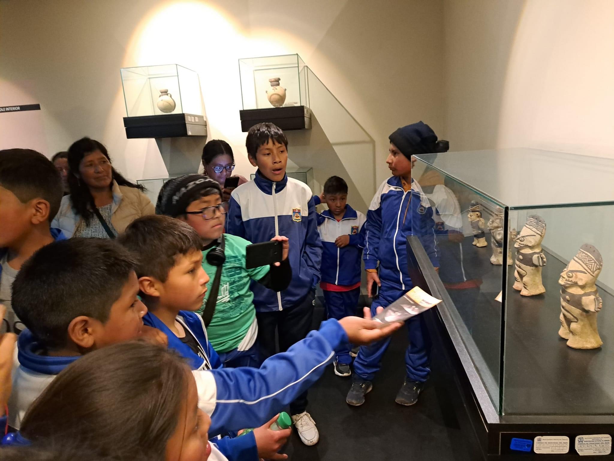 Esta visita tuvo como objetivo enriquecer la educación de los estudiantes y fomentar un mayor aprecio por la historia y la cultura de Chancay.