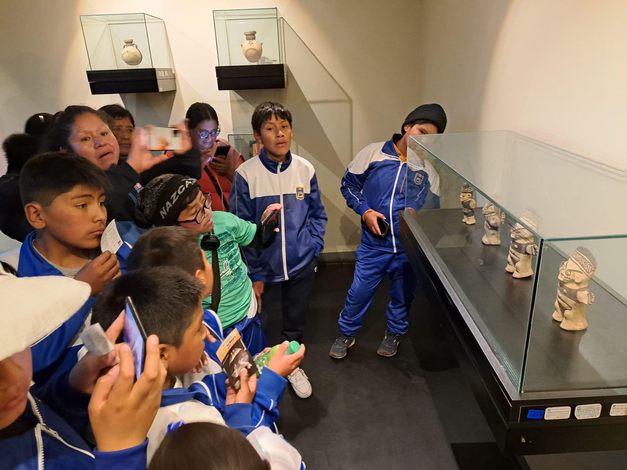 Esta visita tuvo como objetivo enriquecer la educación de los estudiantes y fomentar un mayor aprecio por la historia y la cultura de Chancay.
