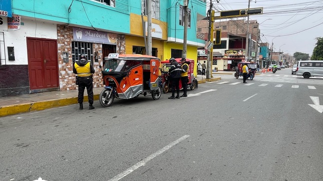 Los inspectores de transporte se enfocaron en sensibilizar a los conductores de mototaxis, quienes desempeñan un papel fundamental en la movilidad de pasajeros en vehículos menores.