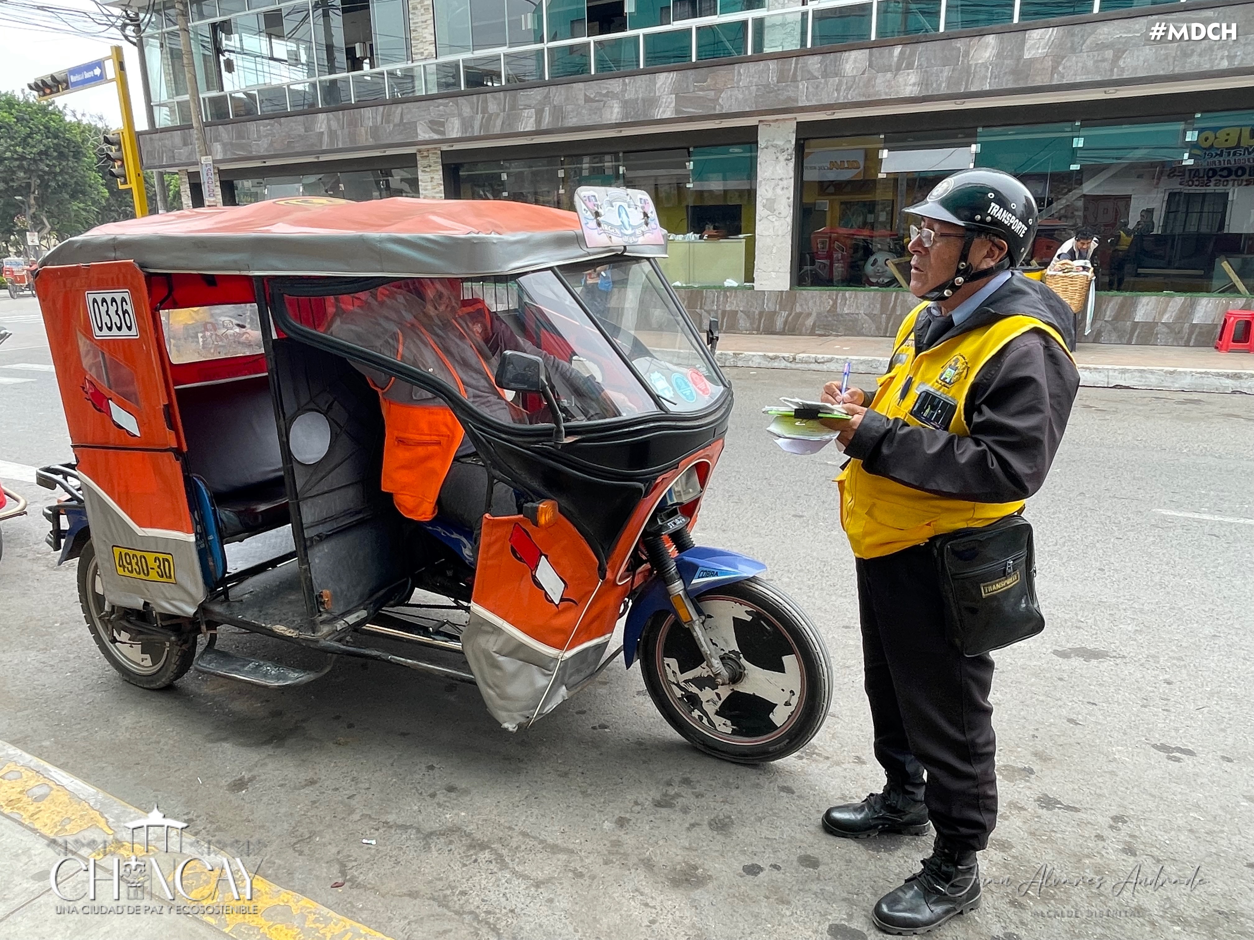 Los inspectores de transporte se enfocaron en sensibilizar a los conductores de mototaxis, quienes desempeñan un papel fundamental en la movilidad de pasajeros en vehículos menores.