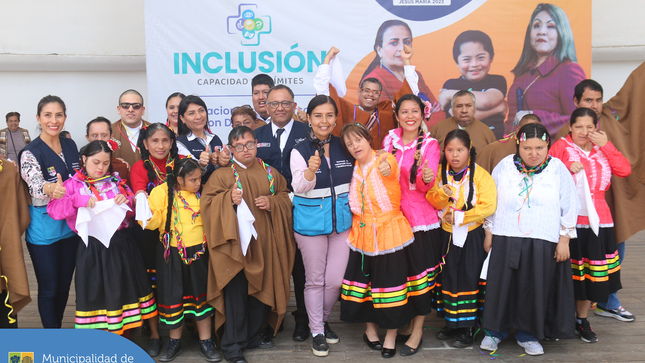 📸 ¡Revive los mejores momentos de nuestra Expo Feria Inclusiva 2023! 🌟

Celebramos la diversidad en una jornada colorida y alegre dónde hubo música, 👯‍♂️ danzas, actividades culturales, 💫 emprendimientos, atención en salud bucal, consejería y muchas sorpresas. 🎁

La actividad se realizó en conmemoración del Día Nacional de la Persona con Discapacidad en el Campo de Marte, allí nuestros niños y jóvenes de OMAPED pudieron dar a conocer los productos que realizan en los diversos talleres que organizamos.