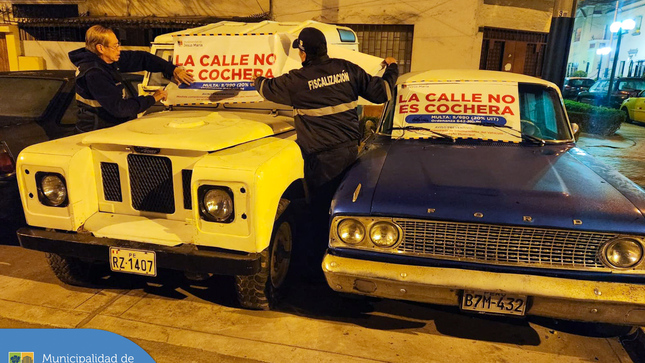 ⛔ No permitiremos la informalidad en nuestro distrito y continuamos en la lucha 💪 para que nuestras calles no sean utilizadas para la venta informal de vehículos. ☝️ Exhortamos a los propietarios de estos autos ubicados en la cuadra 23 del Jirón Quito para que sean retirados en el breve plazo, respetando las ordenanzas vigentes.

🤝 Trabajamos por el bien común, porque #JesúsMaríaSomosTodos