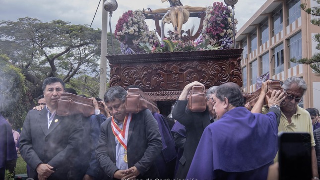 Recorrido procesional del Señor de Burgos en la UNHEVAL