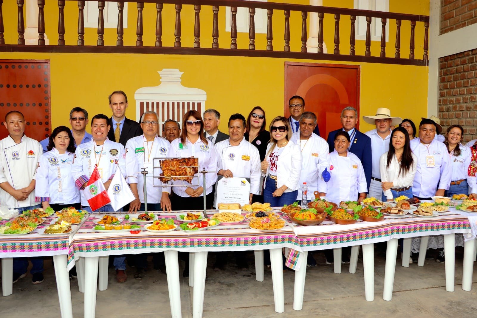 Alcalde provincial participΓ³ en la inauguraciΓ³n del "X Festival del Chancho al Palo"