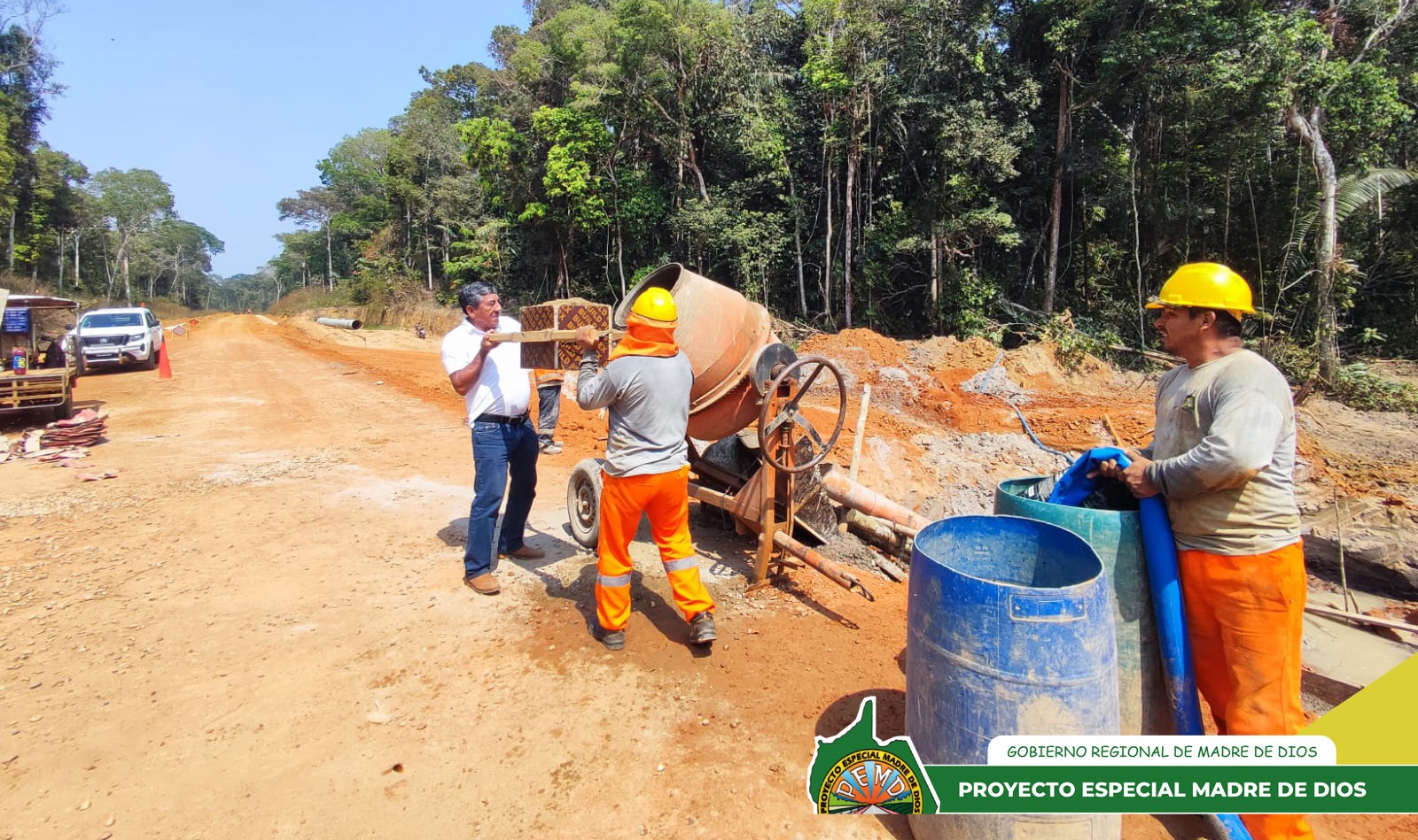 Gobernador Regional de Madre de Dios, Sr. Luis Otsuka Salazar realizó una visita a la Obra Camino Vecinal Sudadero – Lago Valencia