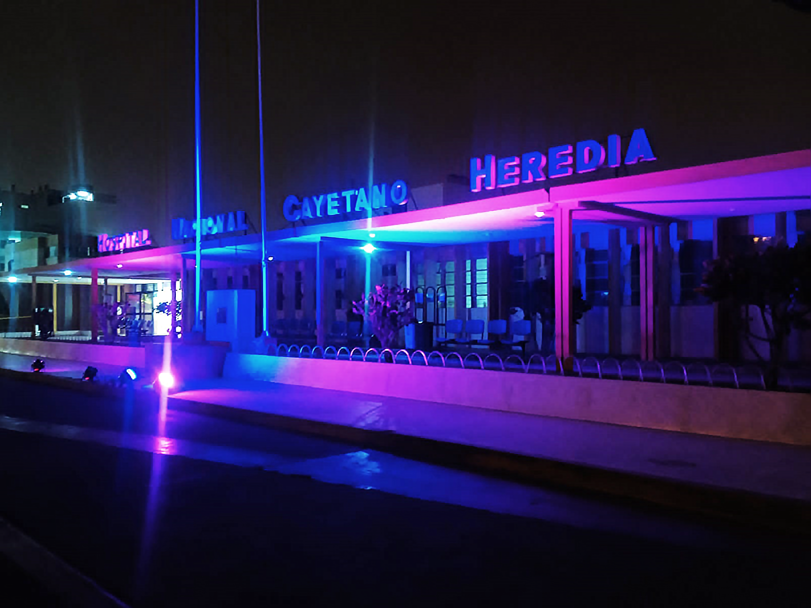 Iluminación del frontis