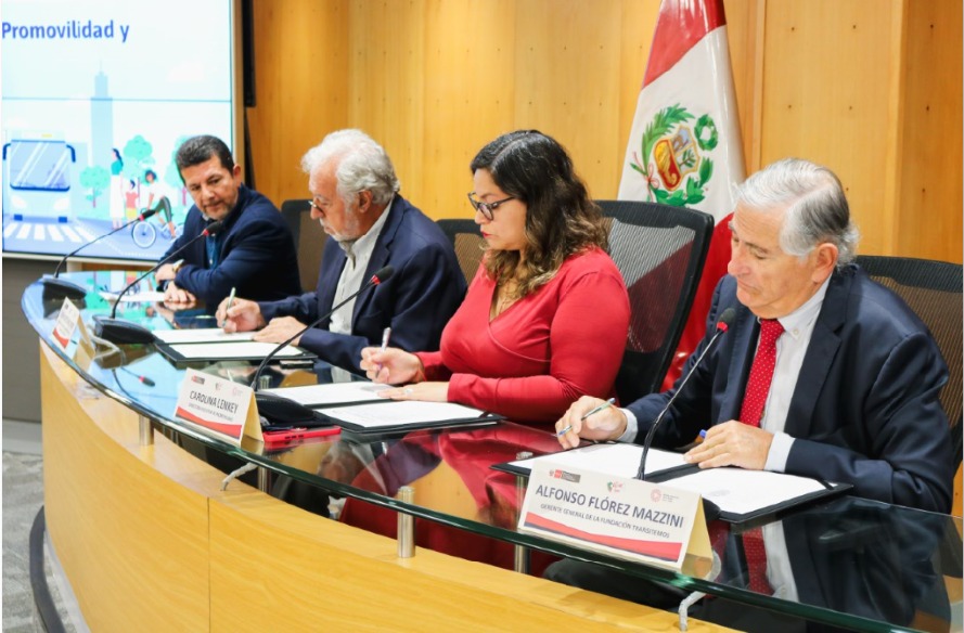 MTC y Transitemos firman convenio para impulsar el transporte urbano sostenible en principales ciudades del país