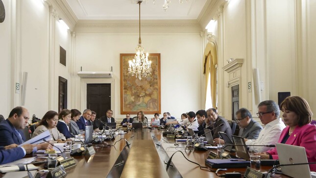 Ejecutivo aprueba medidas para fortalecer la prevención y la lucha contra el comercio ilegal de teléfonos celulares en el país