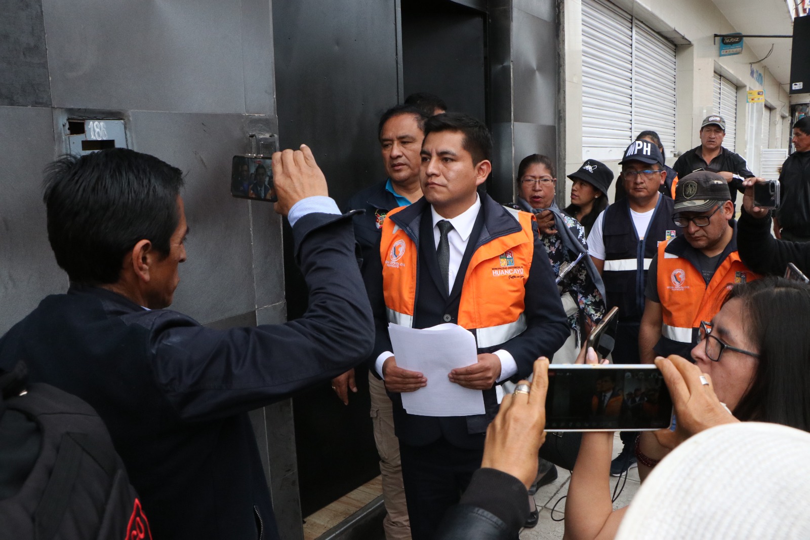 Defensa Civil detecta serias deficiencias en sistema eléctrico durante inspección