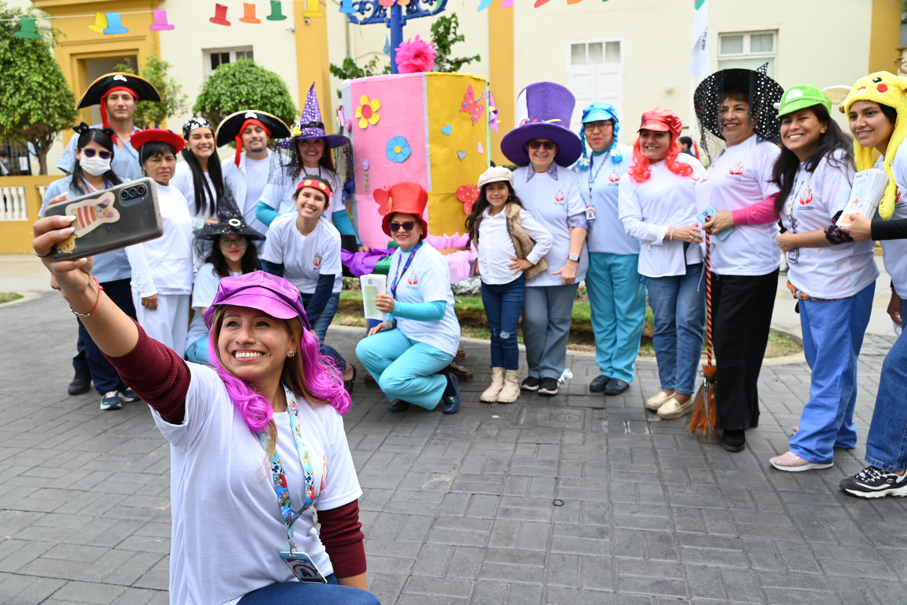 Profesionales del INSN se ponen el sombrero para atender a pacientes de cuidados paliativos pediátricos