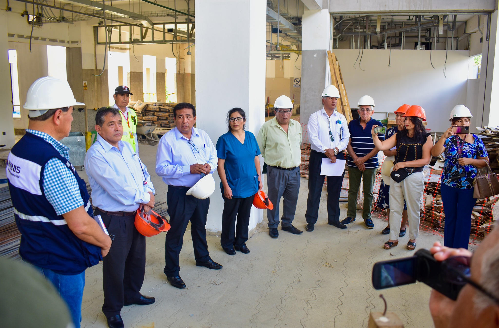 Alcalde provincial exige calidad en expediente de saldo de obra del hospital de Quillabamba