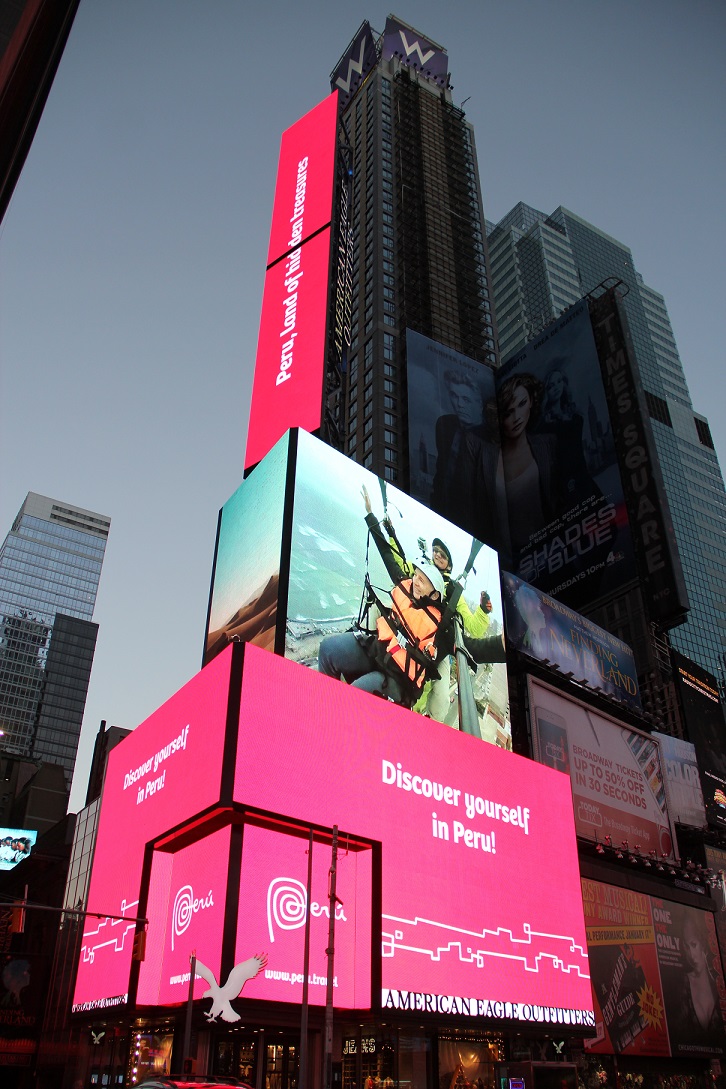 Promperú presentó videos en el corazón de Nueva York para promocionar nuestro país como destino con una amplia oferta turística.