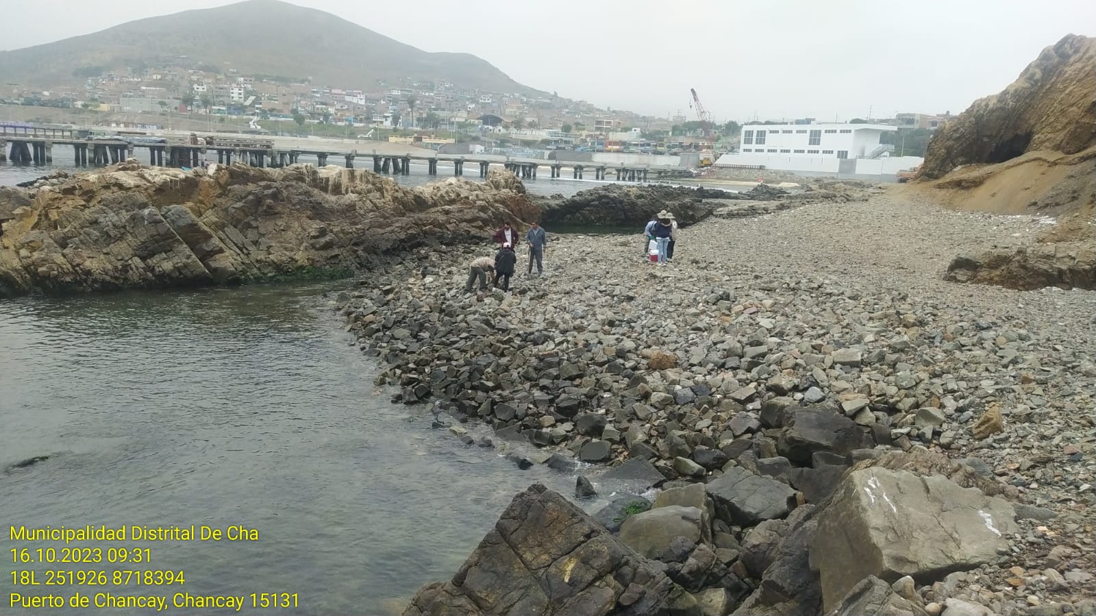 En un esfuerzo por garantizar la calidad de las aguas marino costeras, el Subgerente de Medio Ambiente, Emerzon Bazan, acompañó a la OEFA a cabo muestreos precisos y significativos.