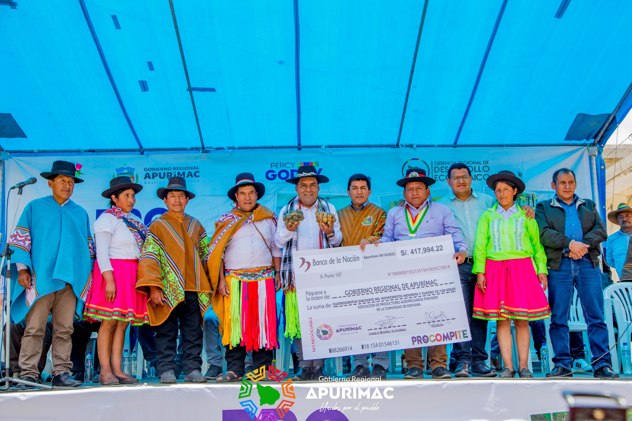 Gobernador Regional Percy godoy hizo entrega de cheques simbólicos con un total de 6 millones de soles a los ganadores de las asociaciones productivas de PROCOMPITE 2023