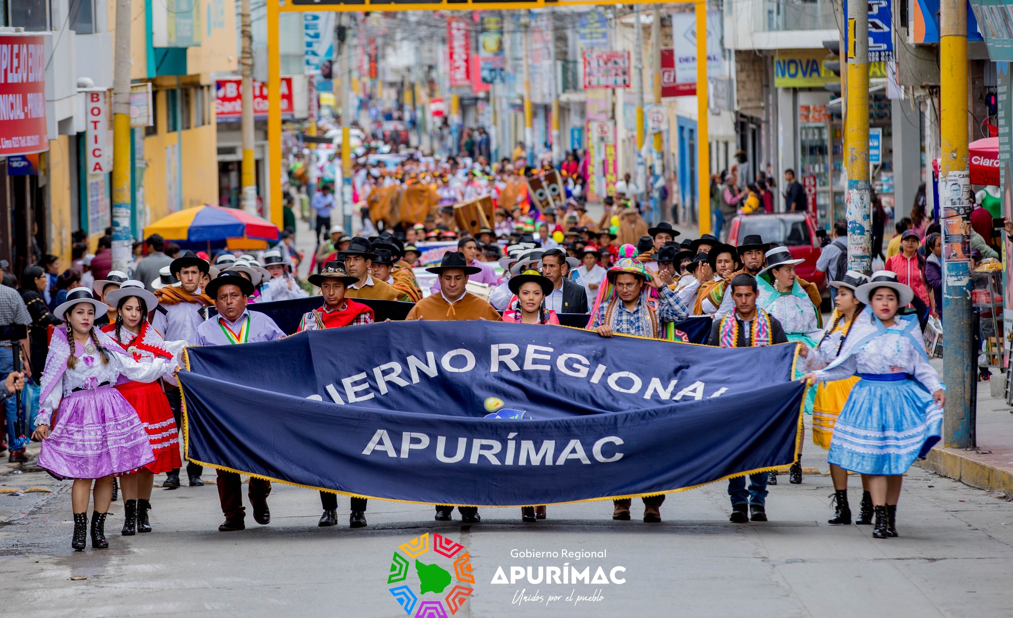Gobernador Regional Percy godoy hizo entrega de cheques simbólicos con un total de 6 millones de soles a los ganadores de las asociaciones productivas de PROCOMPITE 2023