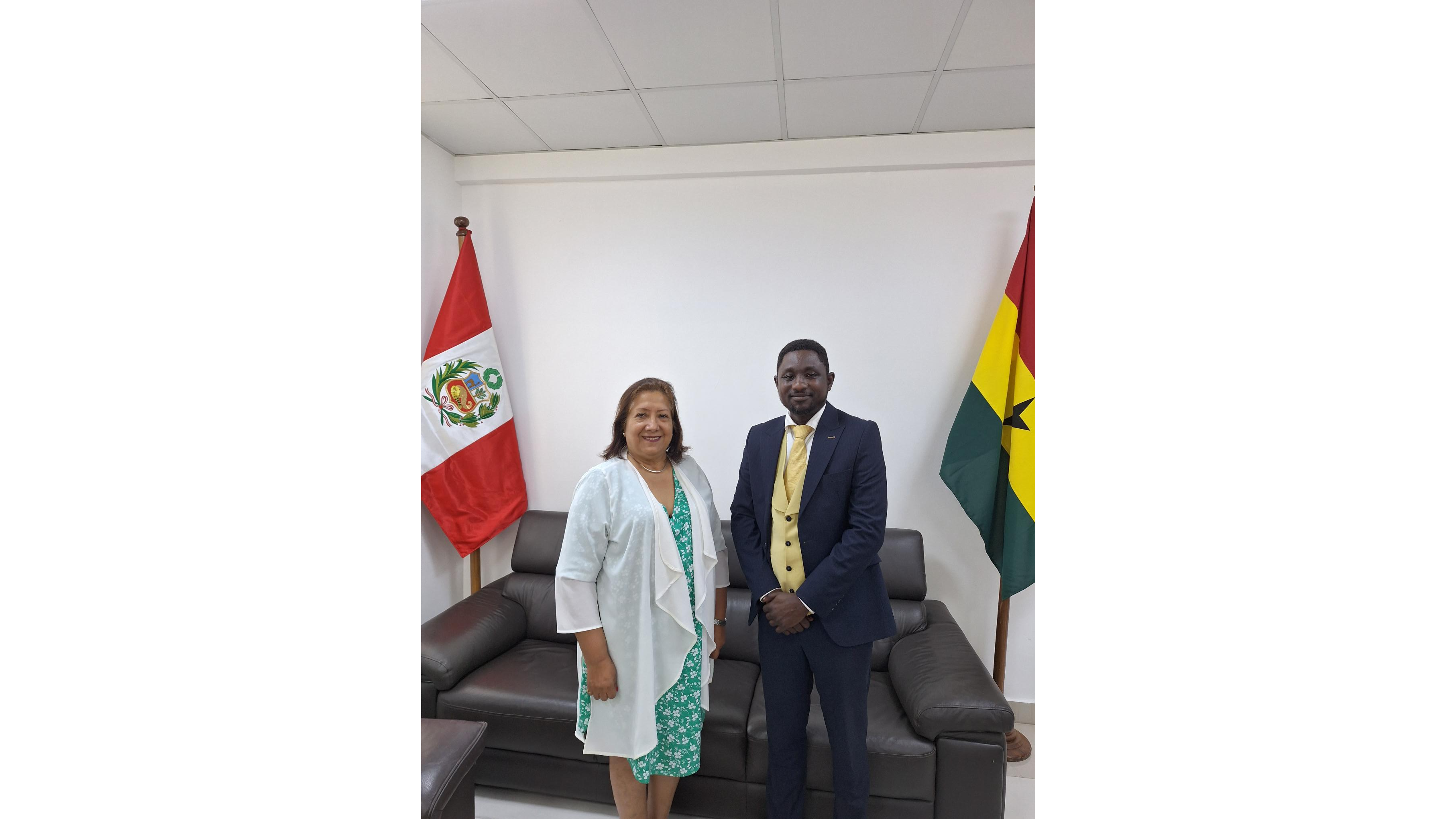 Embajadora del Perú en Ghana se reunió con Presidente de la Cámara de Inversión y Comercio América del Sur - Ghana