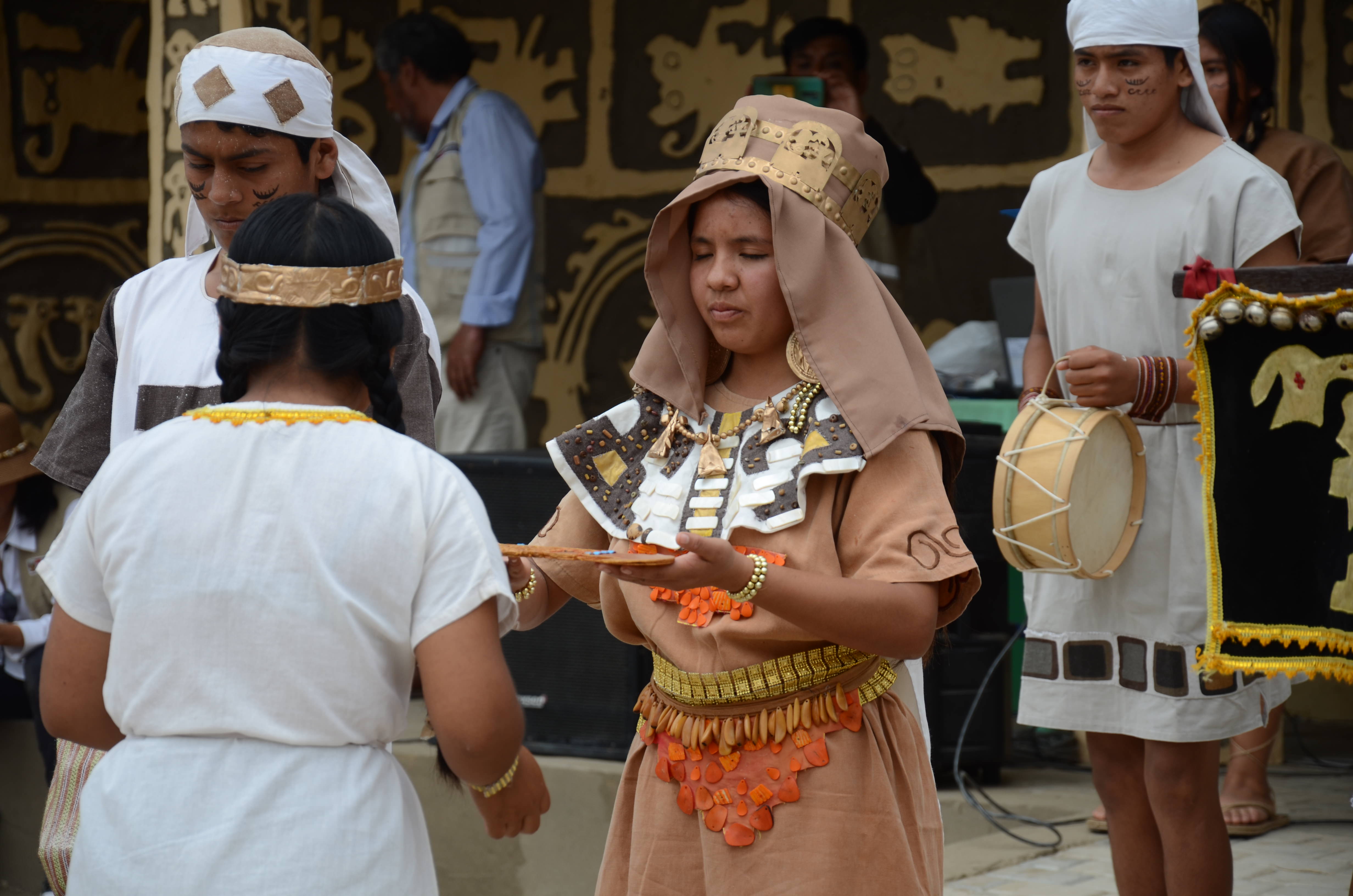 Foto de la Sacerdotisa de Chornancap inspira a estudiantes y grupos culturales