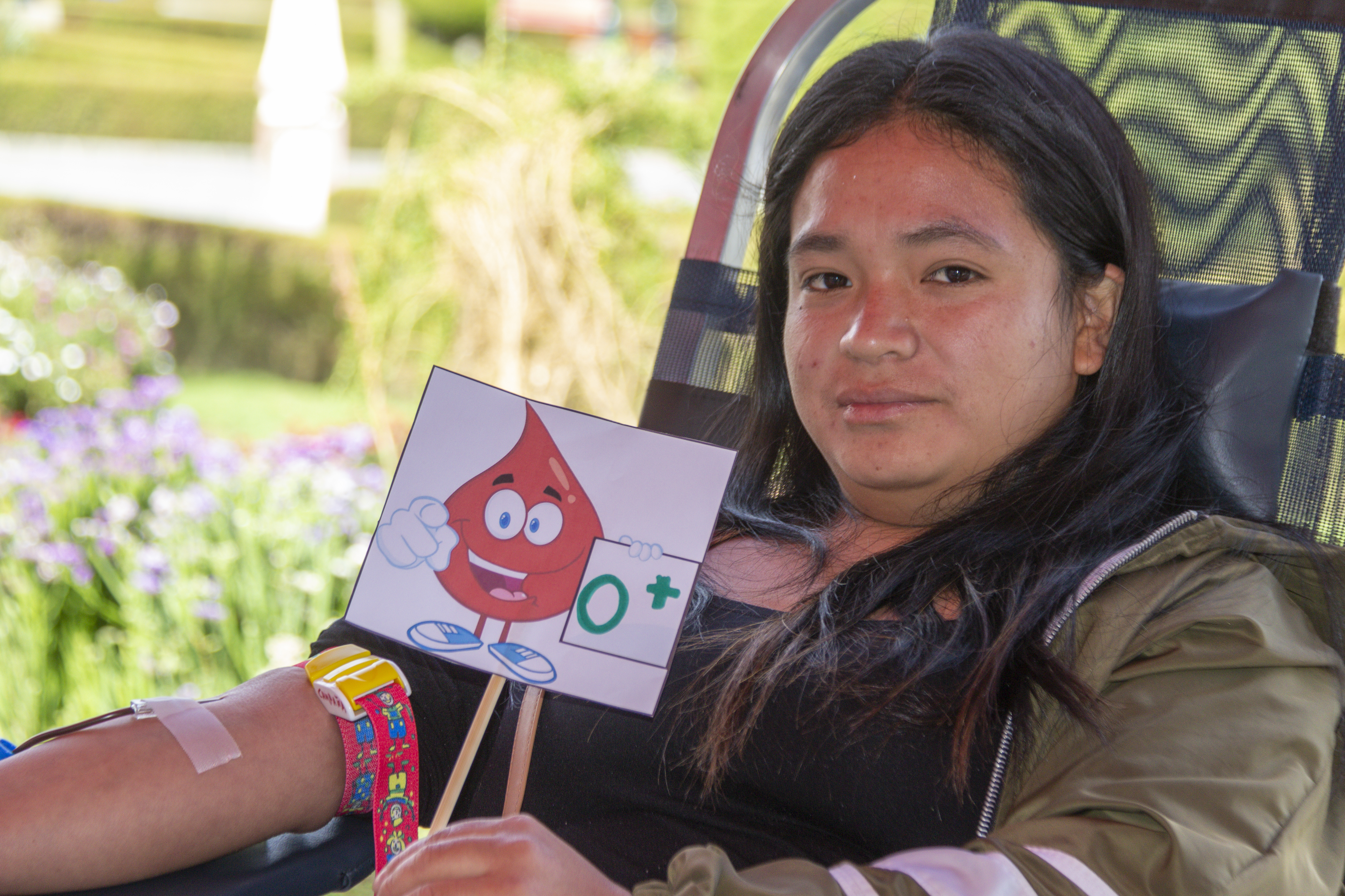 Fotografía de los participantes de la campaña de sangre en la plaza de Armas de Huamachuco
