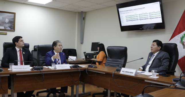 Ante la próxima llegada del fenómeno de El Niño, la preocupación del Estado no solo debe ser la realización de medidas de prevención sino también en cómo se reaccionará para atender a quienes resulten damnificados por las intensas lluvias y otros efectos que tenga este fenómeno climatológico en el país, señaló el contralor general, Nelson Shack, en su presentación ante la Comisión Especial de seguimiento a Emergencias y Gestión de Riesgo de Desastres COVID-19 del Congreso de la República.