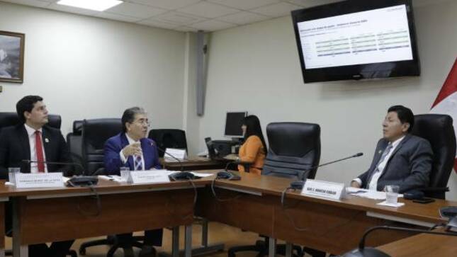 Ante la próxima llegada del fenómeno de El Niño, la preocupación del Estado no solo debe ser la realización de medidas de prevención sino también en cómo se reaccionará para atender a quienes resulten damnificados por las intensas lluvias y otros efectos que tenga este fenómeno climatológico en el país, señaló el contralor general, Nelson Shack, en su presentación ante la Comisión Especial de seguimiento a Emergencias y Gestión de Riesgo de Desastres COVID-19 del Congreso de la República.  