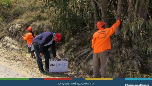 La Municipalidad Provincial de Cajamarca a través de la Gerencia de Infraestructura Pública,  viene realizando mantenimientos rutinarios en las diferentes zonas de nuestra ciudad, dentro de ellas se encuentra el camino vecinal EMP. CA-1108 (CRUCE DE OTUZCO) -DV VISTA ALEGRE-CHUPICALOMA-RUMIPAMPA BAJA-SHAHUARPAMPA -EMP. 1109 (DV. EL CALVARIO); EMP. CA-1109 (EL CALVARIO)-APALIN ALTO-DV. VENTANILLAS DE COMBAYO, la cual esta siendo ejecutada por la empresa contratista CONSORCIO SAGITARIO, por un monto de 75,441.68 nuevos soles.
✅Dicho mantenimiento contempla la limpieza de calzada, bacheo y rose de toda la carretera en una longitud de 18.430 km, estando ya en el km 10 Caserío de Shahuarpampa ejecutando todo lo que indica el expediente técnico mejorando y dando el cuidado a sus vías de comunicación estando próximos a las lluvias.  