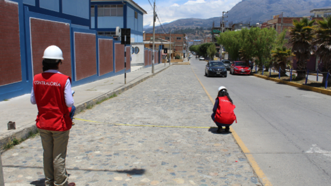 Mediante tres informes de control concurrente, la Contraloría General alertó que en mayo del presente año, la Municipalidad Provincial de Huaraz, revirtió al Erario Nacional S/ 10 283 960 destinados al mejoramiento de las avenidas Agustín Gamarra, Antonio Raimondi y Toribio de Luzuriaga. Tal acto se concretó debido a que la entidad no accionó oportunamente para levantar las observaciones hechas a los expedientes técnicos y concretar su ejecución.