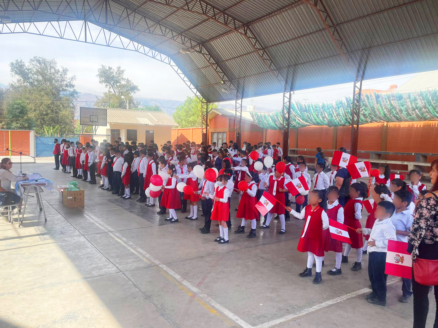 Consulado General del Perú en Cochabamba organizó actividad para incentivar aprendizaje y entonación del Himno Nacional