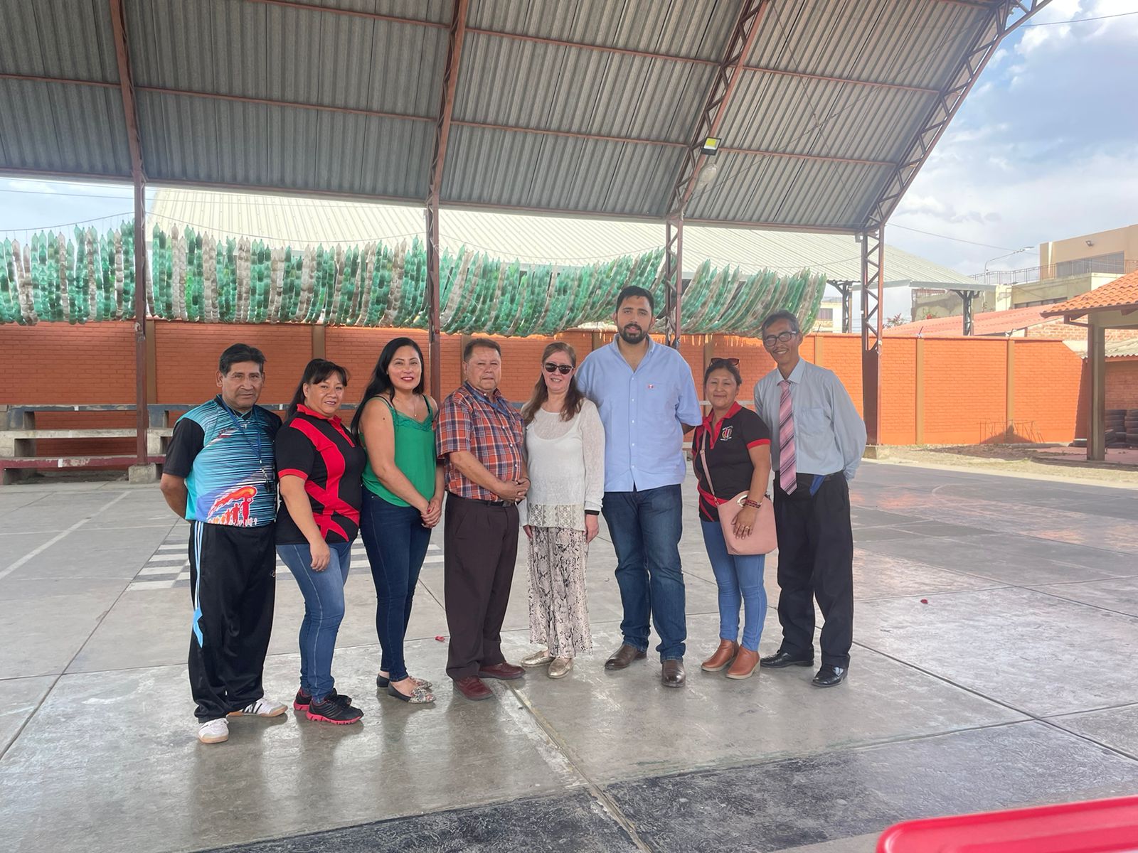 Consulado General del Perú en Cochabamba organizó actividad para incentivar aprendizaje y entonación del Himno Nacional