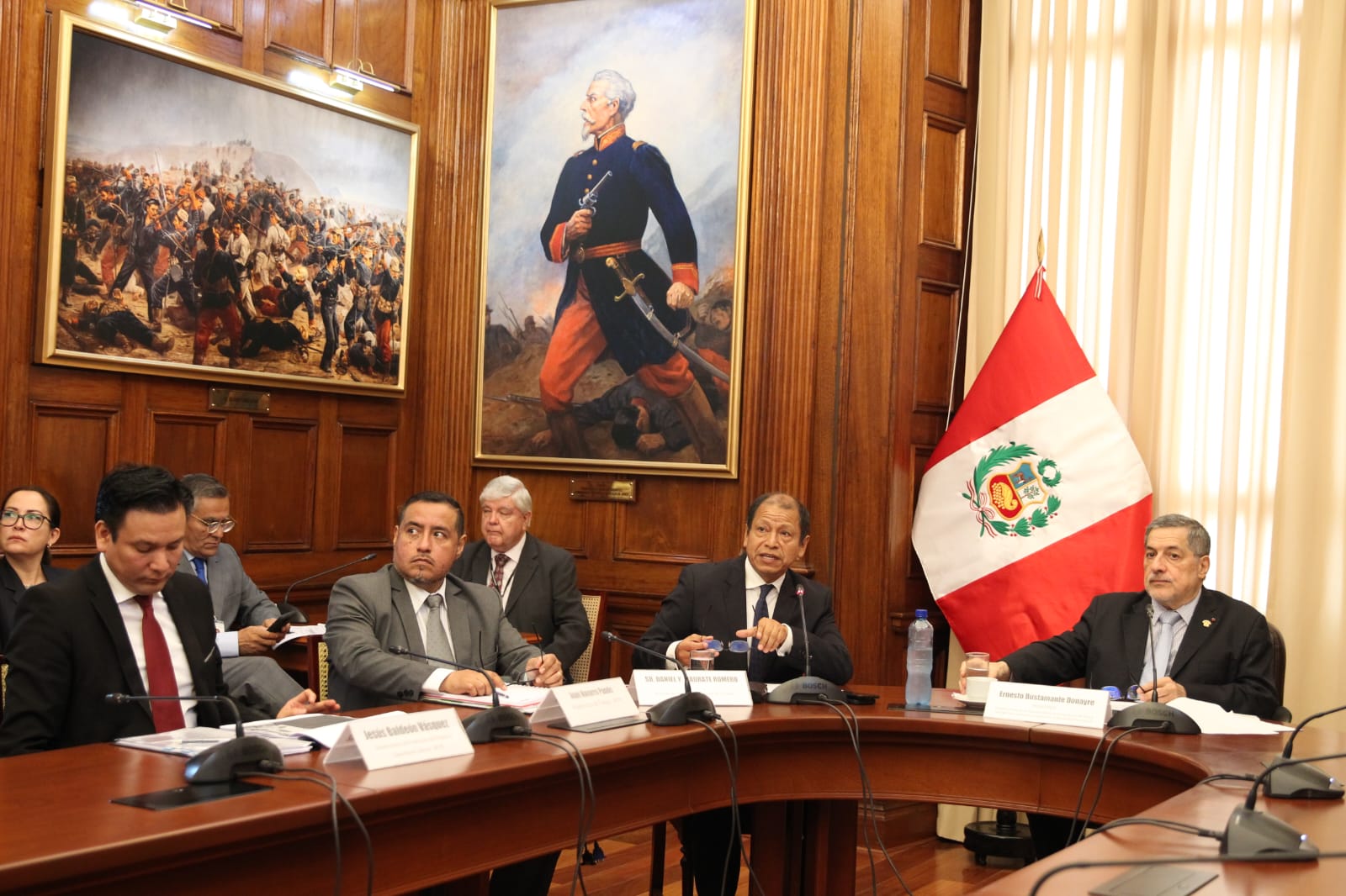 Ministro en Comisión OCDE