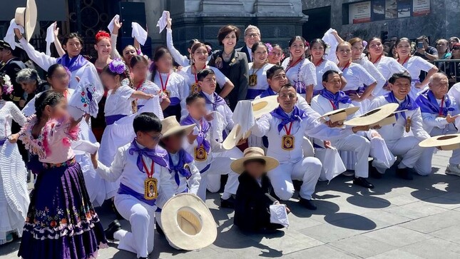 Celebración del Señor de los Milagros en Chile