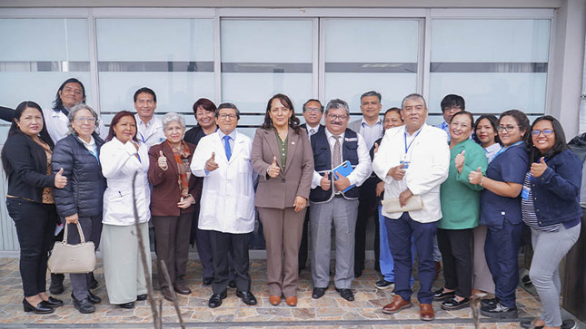 Foto 1 de Hospital Nacional Arzobispo Loayza trabaja en proyectos para mejorar la atención médica en servicio de hospitalización y atención geriátrica