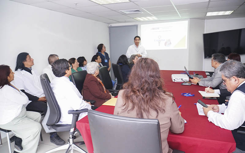Foto 3 de Hospital Nacional Arzobispo Loayza trabaja en proyectos para mejorar la atención médica en servicio de hospitalización y atención geriátrica