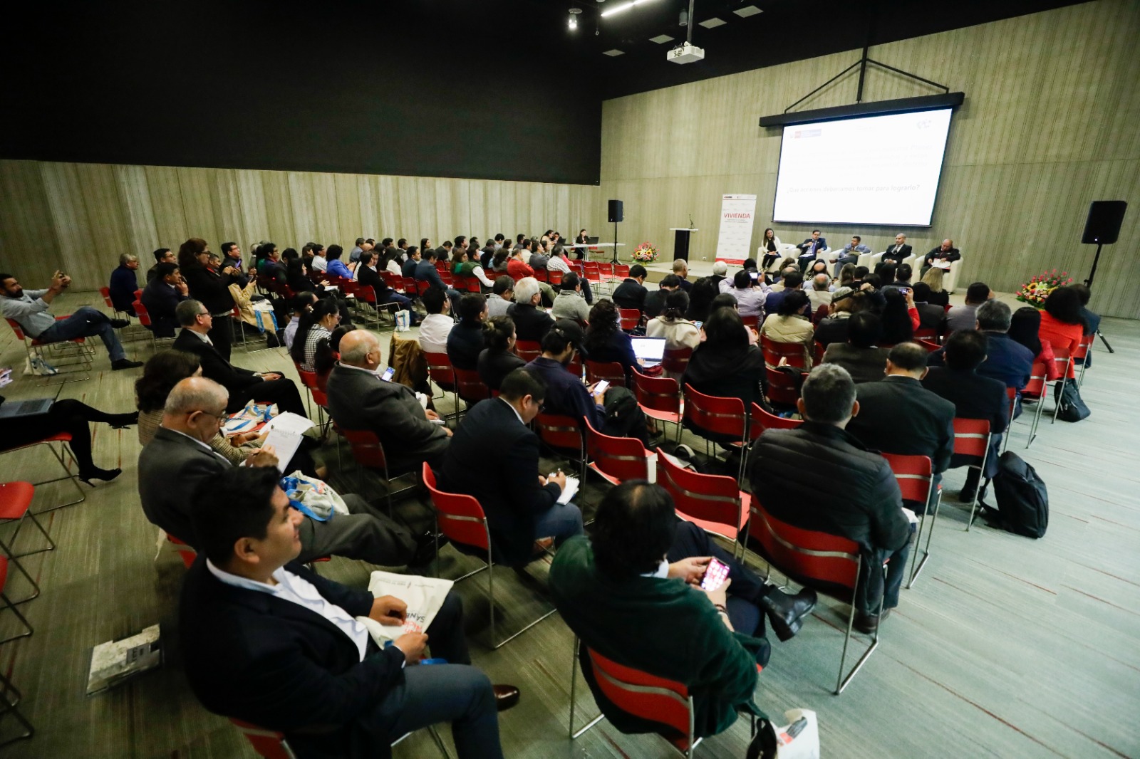 Ministerio de Vivienda capacita a gobiernos regionales y municipios para mejorar los servicios de saneamiento