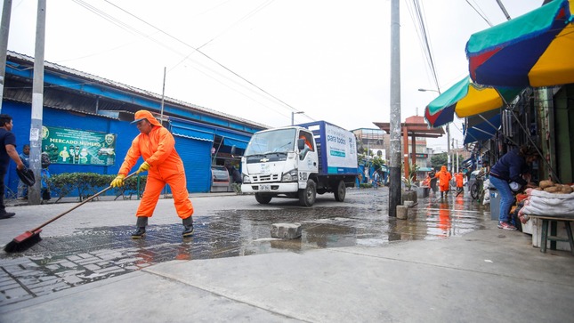 Chorrillos, limpieza para todos en 'la Paradita' 