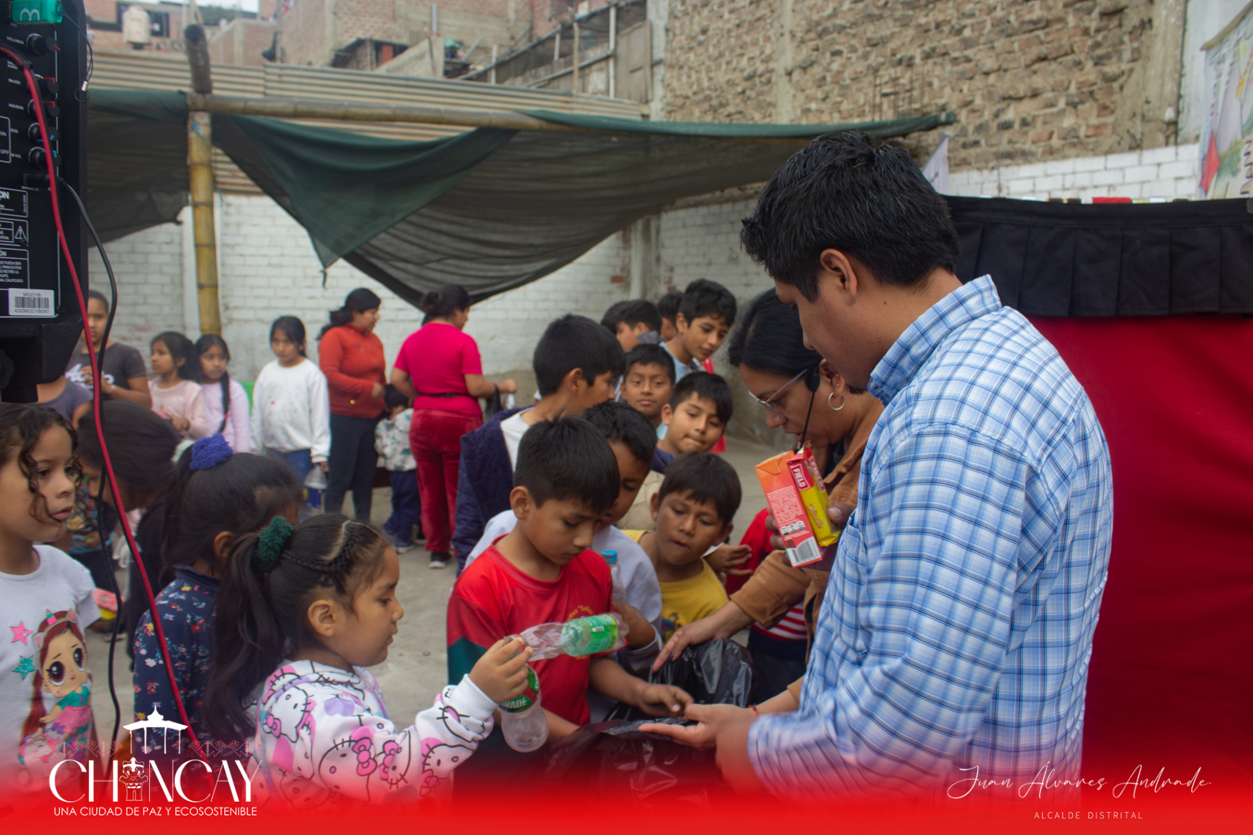 El evento tuvo lugar en el local comunal de la zona y fue diseñado para educar y entretener a los jóvenes espectadores.