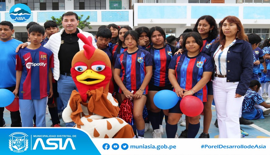 Alcalde Inaugura olimpiadas escolares en la I.E.P 20125 Nuestra señora del Rosario