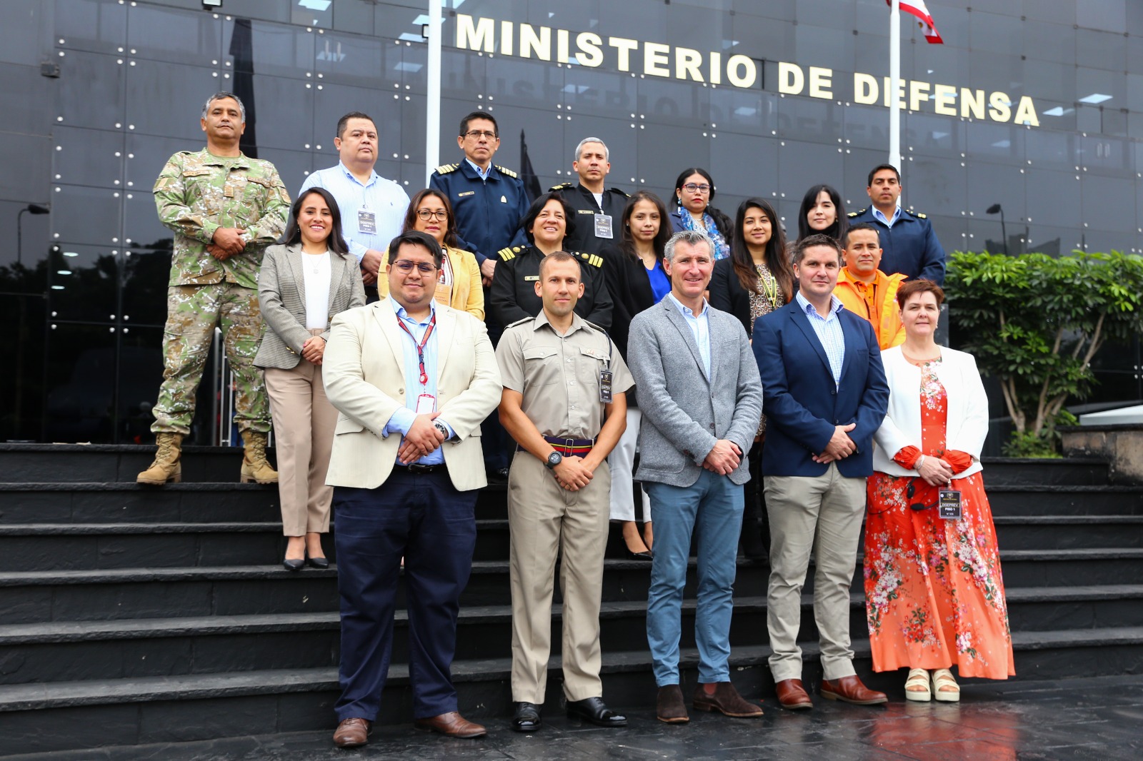 Expertos del Reino Unido capacitan a personal del sector Defensa en temas de integridad