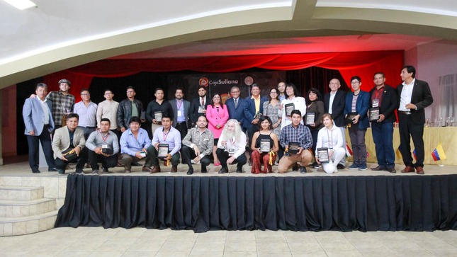#Sullana112años Caja Sullana realizó la inauguración del VI Salón Internacional de Artes Visuales. Esta es la primera actividad del programa por el aniversario de la provincia de Sullana.