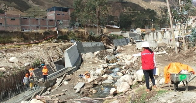 La Contraloría General alertó deficiencias en la obra de mejoramiento del sistema de protección frente a inundaciones del área urbano del Centro Poblado de Chupaca, en el distrito de Paucartambo, lo cual ponen en riesgo la durabilidad y vida útil de este proyecto valorizado en más de S/ 6.2 millones que está a cargo del Gobierno Regional de Pasco.