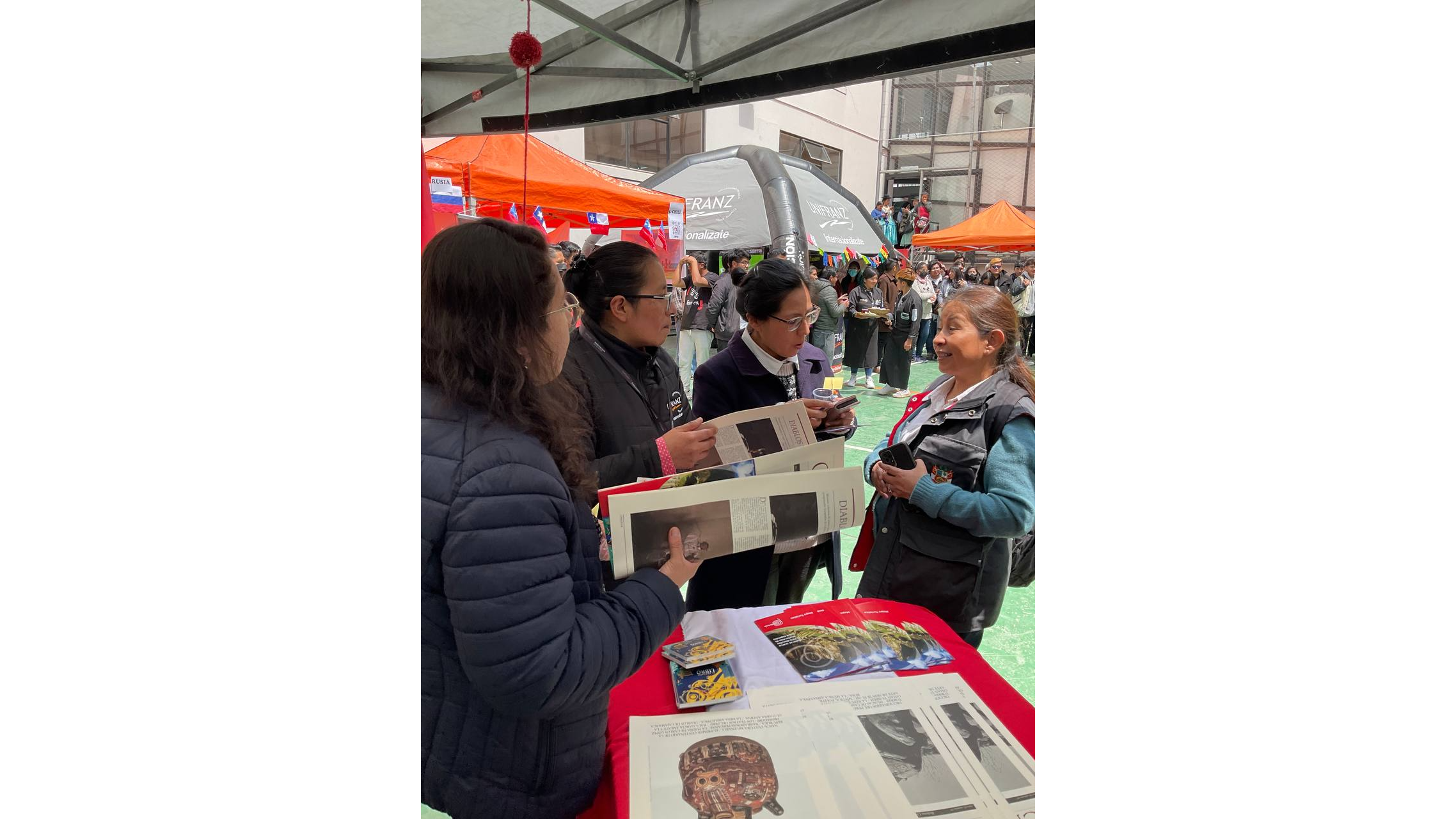 Consulado General del Perú en La Paz participó en el Festival Internacional de Integración Cultural y Turismo