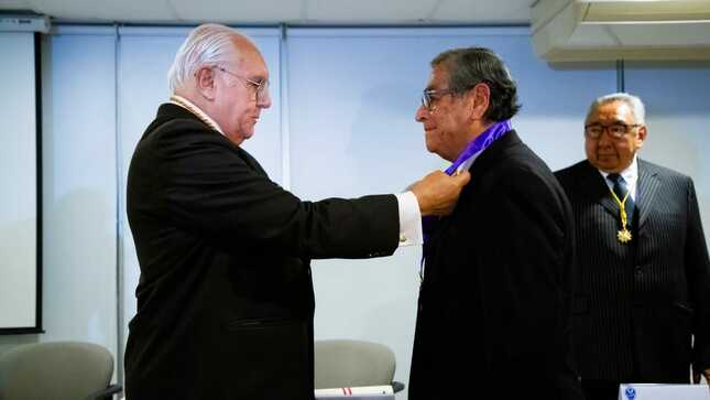 Dr. Óscar Ugarte es incorporado a la Academia Nacional de Medicina del Perú