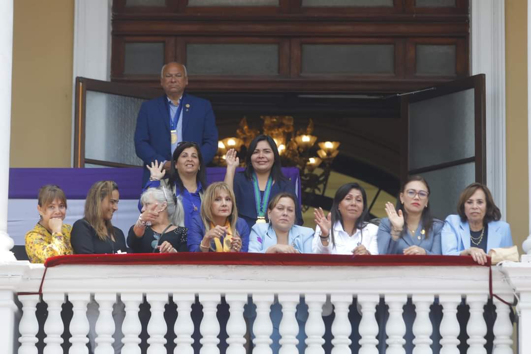 Regidora Rosario Neyra acudió en representación del alcalde Fernando Velasco