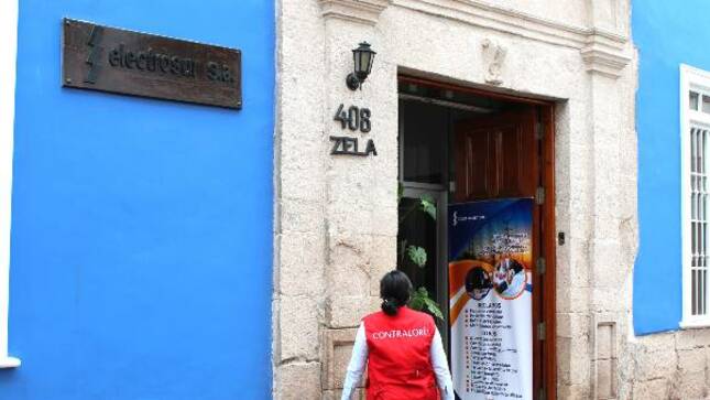 La Contraloría General de la República alertó el desvío de energía eléctrica de media tensión para equipos de extracción ilegal de agua subterránea por particulares, mediante pozos tubulares en terrenos del Estado en el distrito Yarada Los Palos, en Tacna, a pesar de que las normas prohíben esta acción y podría afectar la distribución de electricidad por parte de la Empresa Regional de Servicio Público de Electricidad S. A. (ELECTROSUR S.A.).