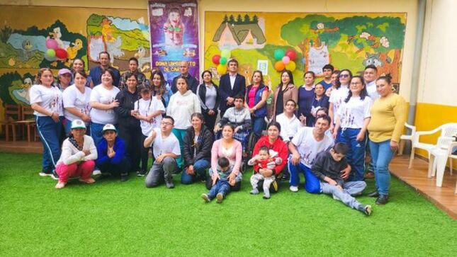 La Municipalidad Provincial de Cajamarca, a través de la subgerencia de Participación Vecinal y Registro Civil, en coordinación con Jóvenes Renace y el Área de Psicología, iniciaron el proceso de reparto de donativos obtenidos en nuestra campaña "Dona un granito de cariño", a favor de las tres Centros de Educación Básica Especial (CEBES) de Contumazá, Chilete y Tembladera. 
✅Colaboradores de la comuna local, llegaron hasta los Centros de Educación Básica Especial, para entregar diferentes donativos como pañales, juguetes, ropa y medicina, con el objetivo de mejorar las condiciones de nuestros niños.
👏Agradecemos a todos los cajamarquinos que se sumaron a esta campaña y nos acompañaron para lograr nuestro objetivo. ¡Gracias, Cajamarca!