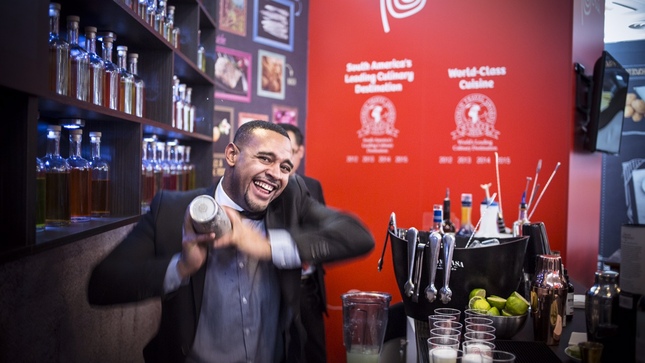 “El pabellón peruano en Madrid Fusión 2016 ofrecerá lo mejor junto con nuestros principales productos de exportación con un novedoso concepto: el del restaurante tradicional peruano o ‘picantería’. De la mano de nuestros chefs, los insuperables protagonistas en Madrid Fusión 2016 serán la quinua, los arándanos o la maca, superalimentos que se producen en nuestros fértiles valles, así como el Pisco”