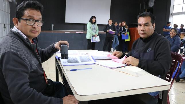 Ugel Uno realiza fedateado de los documentos para acreditar la trayectoria profesional