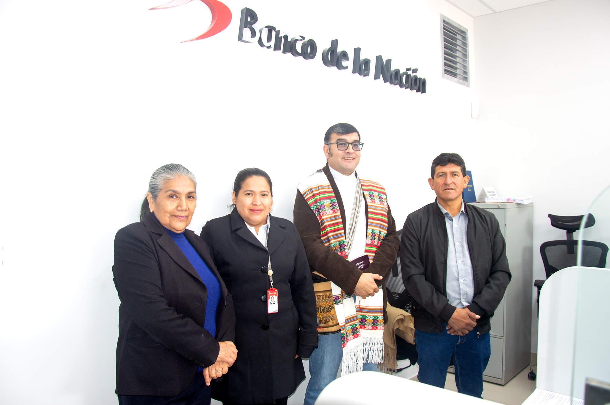 Inauguración Banco de la Nación Huambos