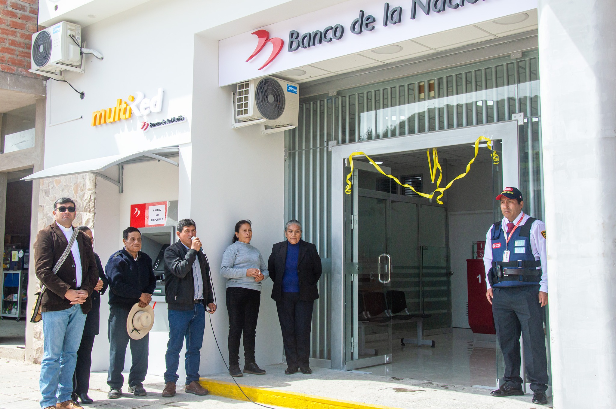 Inauguración Banco de la Nación Huambos